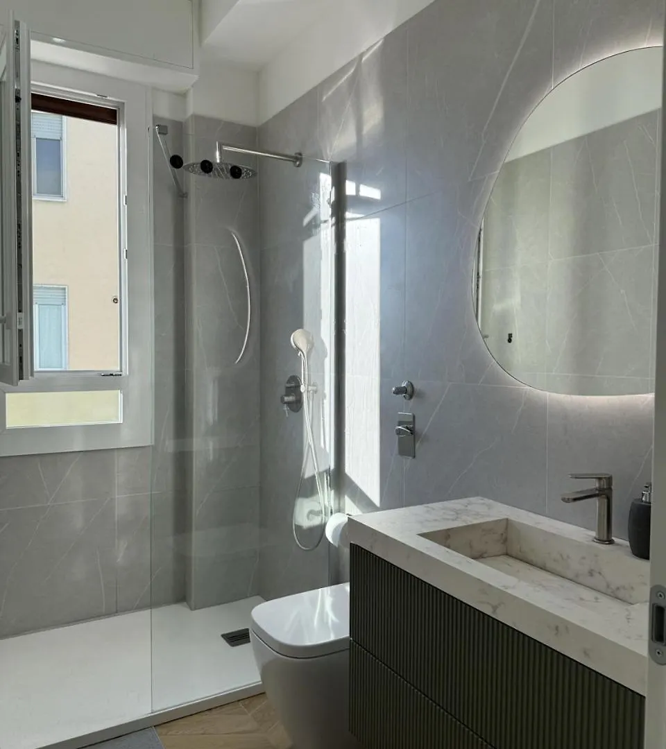 Bollicina Milano - Balcony & Paid On-Site Parking Apartment